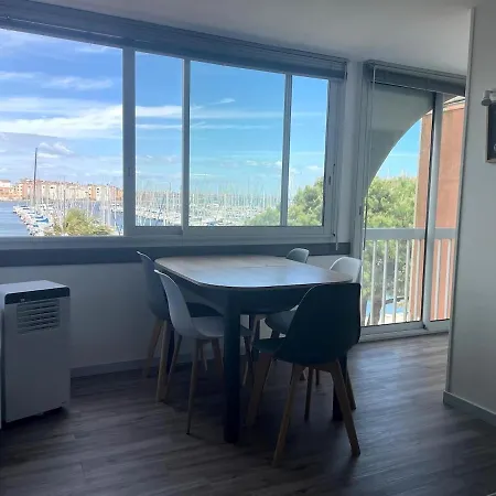 Cosy Vue Port